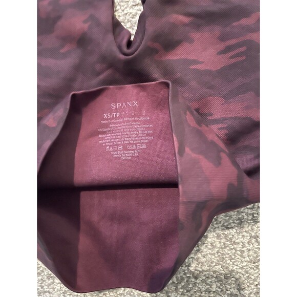 SPANX Look at Me Now Leggings Size XS Red Camouflage Seamless Ankle Cropped NEW - Picture 2 of 6
